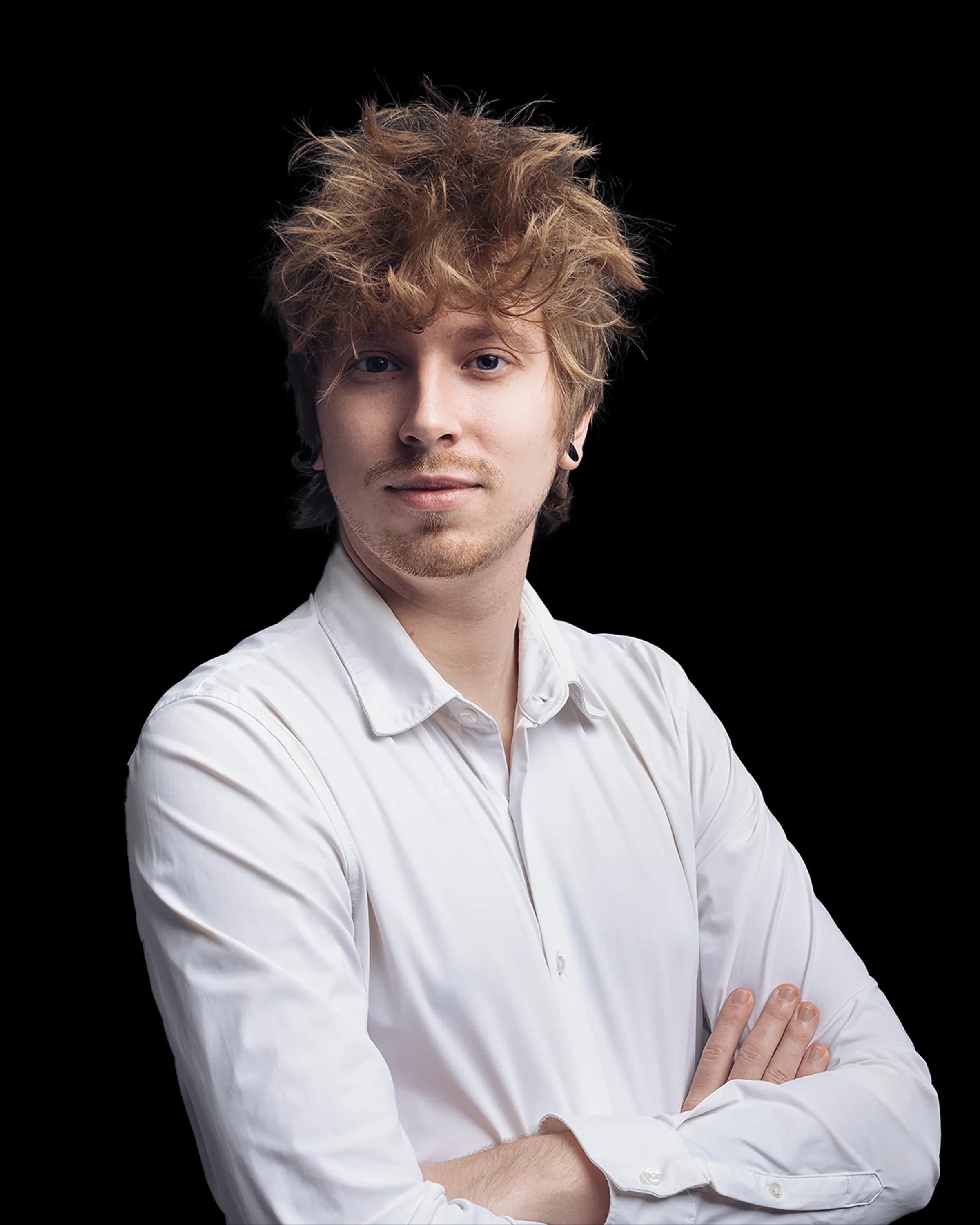 Maks Konarski, CEO iMakeable, prowadzący webinar o automatyzacji procesów. 